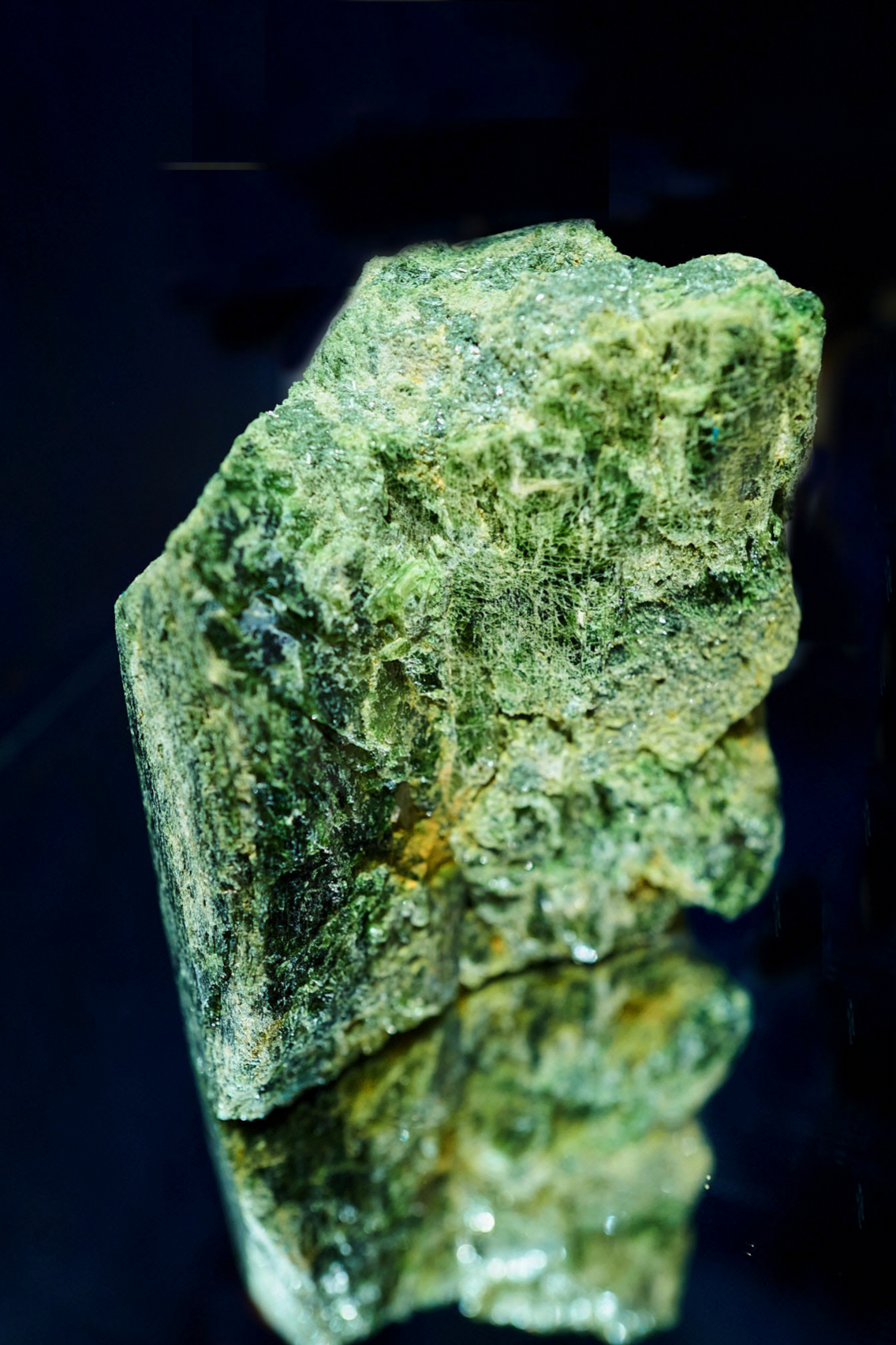 Green Diopside Raw