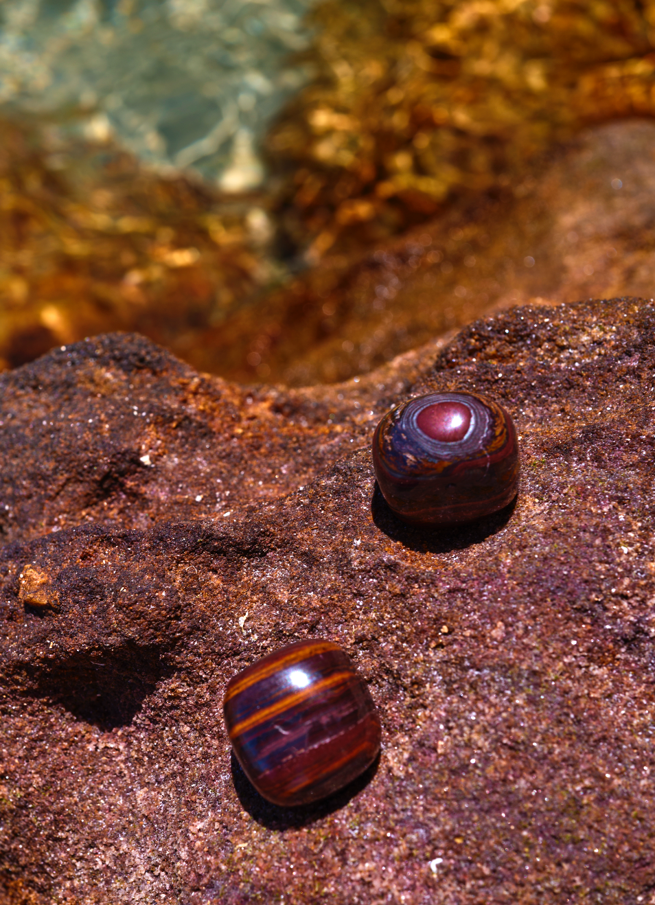 TIGER IRON TUMBLE STONES