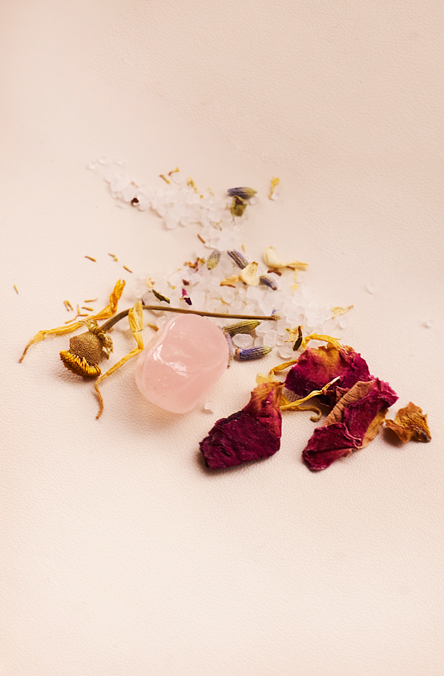 ALLEGORY FLORAL BATH SOAK with rose quartz