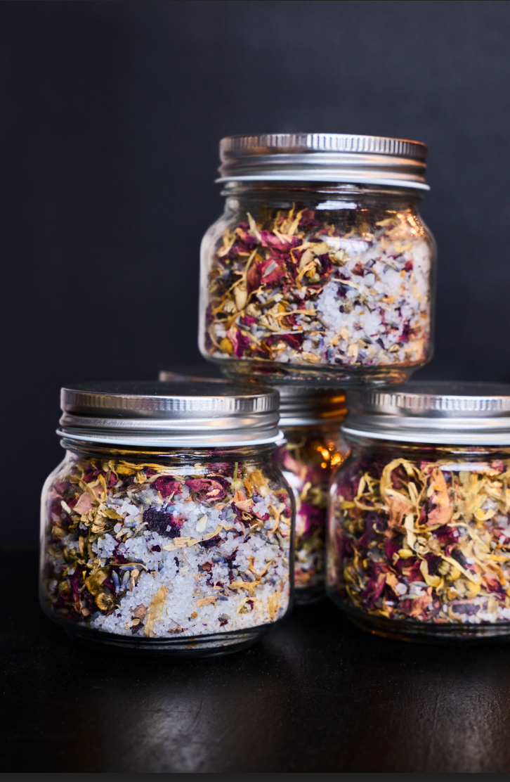 ALLEGORY FLORAL BATH SOAK with rose quartz
